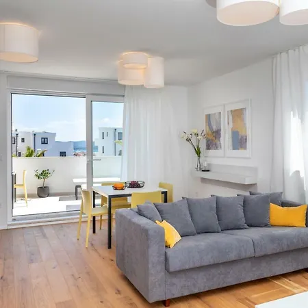 Luxury La Apartment