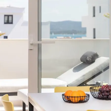 Apartment Luxury La Murter