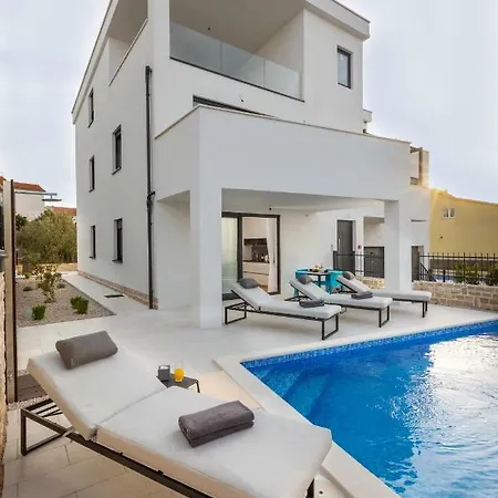 Luxury La * Murter