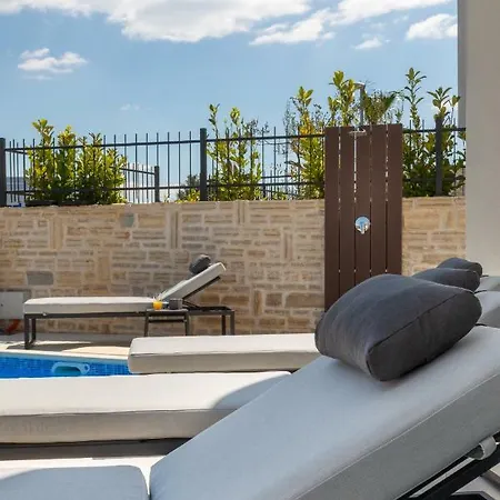 Luxury La * 무르테르